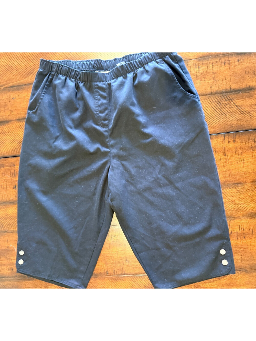 ALIA Black Long Walking Shorts - Black Size 16